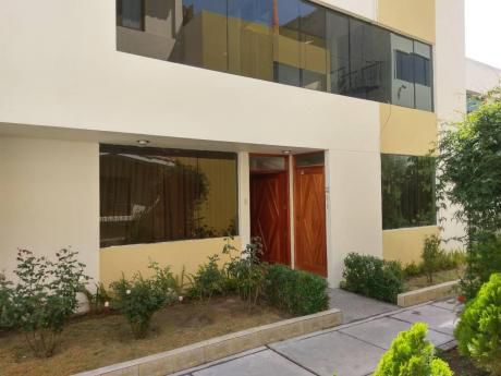 Se Alquila Departamento Sin Amoblar En Zona Residencial De Yanahuara - # 095