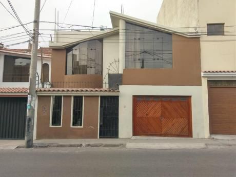 Se Alquila Casa Sin Amoblar De Dos Pisos En Zona Comercial De Paucarpata - #094