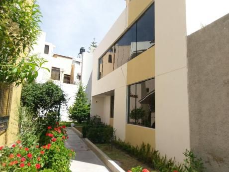 Se Alquila Departamento Sin Amoblar En 2do Piso En Urb. Privada Yanahuara - #096