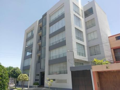 Se Alquila Amplio Dpto Sin Amoblar En Zona Residencial De Cayma - #093