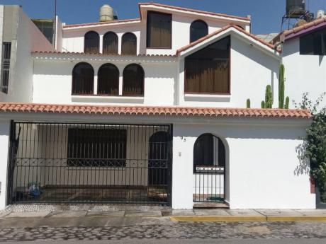 Se Alquila Espaciosa Casa Sin Amoblar En Los Angeles De Cayma - #042
