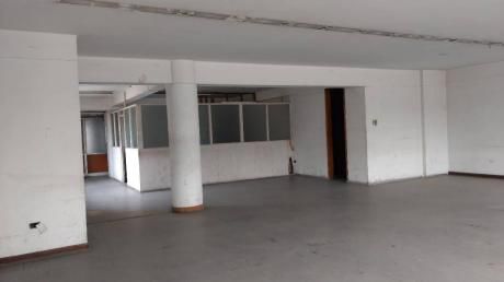 Edificio En Alquiler En El Centro De Lima, Cerca A La Plaza Mayor Ex Oechsle