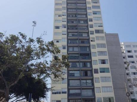 Venta De Departamento De Estreno En Magdalena Límite Con San Isidro
