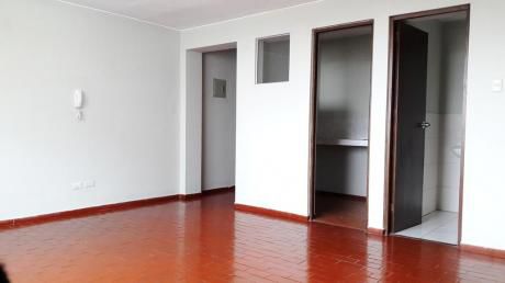 Alquilo Oficina De 32.22 M2 En Edificio De Oficinas En San Isidro - Corpac