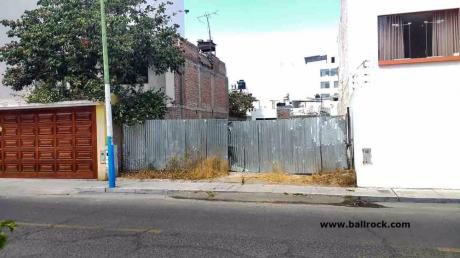 Terreno 176 M2 Urb. Las Casuarinas, Yanahuara, Arequipa