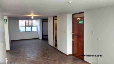 Local Para Oficinas De 110 M2 En 3er Piso, Cayma, Arequipa