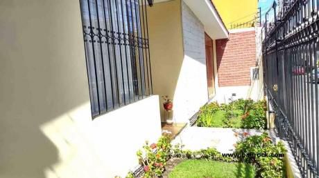 Casa Cerca Av La Paz, Cercado, Arequipa