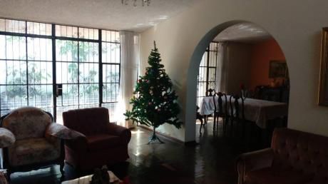 Venta De Casa En Surco Urbanización Los Rosales