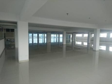 Se Alquila Oficinas, Acabados De Primera, Seguridad Las 24 Horas.