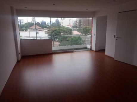 Lindo Dtpo. A Estrenar De 106 M2, Con Buenos Acabados Y Cochera En Miraflores