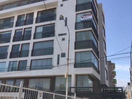 Se Alquila Lujoso Departamento En Zona Exclusiva De Cayma