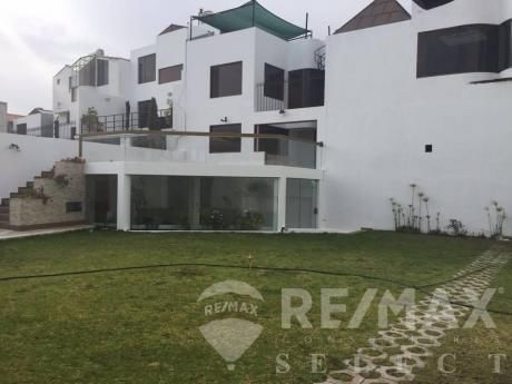 Hermosa Casa En Urb Privada De Cayma