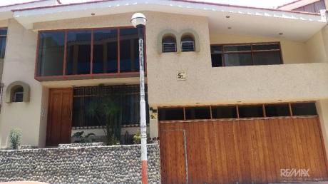 Excelente Casa En Alquiler En Cayma