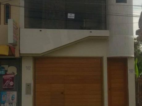 Ahas Inmobiliaria Vende Casa En Samuel Pastor - Camana De 02 Pisos