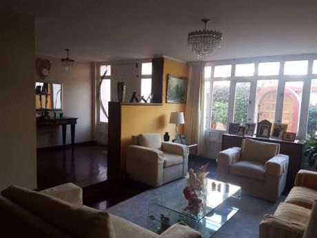 Ahas Inmobiliaria Vende Casa De 02 Pisos De 238 M2 En Umacollo