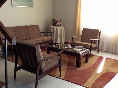 Ahas Inmobiliaria Alquila Casa En Urb. Tahuaycani Frente A Parque 200 M2