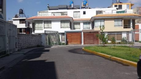 Ahas Inmobiliaria Vende Terreno En Piedra Santa De 175 M2 Frente A Parque.
