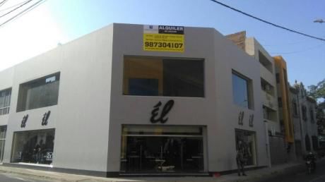 Locales En Alquiler Frente A C. C Plaza El Sol, Puerta A Calle.