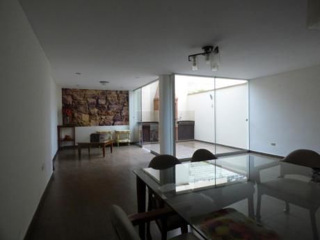Linda Casa En Condominio Frente A Parque - Remodelada