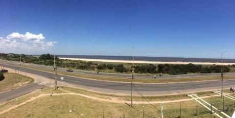 Barra De Carrasco, Excelente Opción Frente Al Mar.