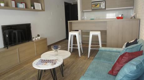 Amplio Monoambiente, Cerca De Todos Los Servicios Y A 200mts. De La Rambla