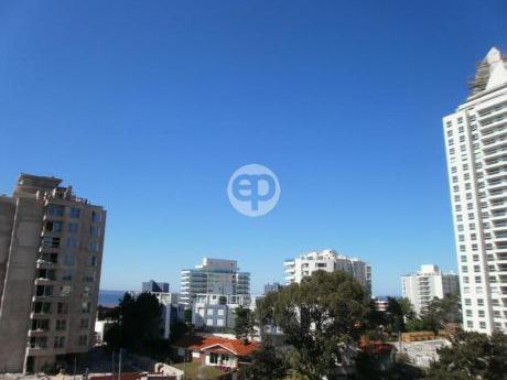 Departamento - Playa Brava