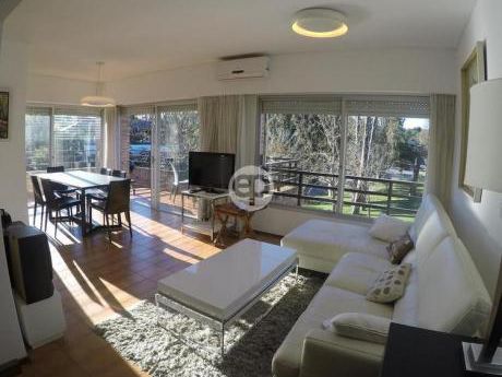 Departamento - Playa Mansa