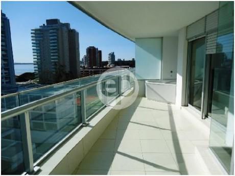 Departamento - Playa Mansa