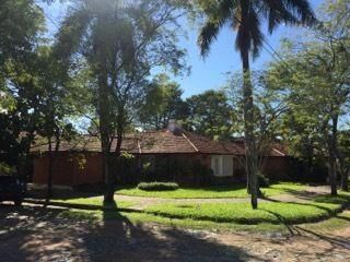 Alquilo Imponente Residencia En Ykua Sati - Zona Aviadores Y Botanica