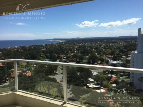 Parquemar Roosevelt, Piso Alto, 2 Dormitorios, 2 Baños, Garage En Sub Suelo
