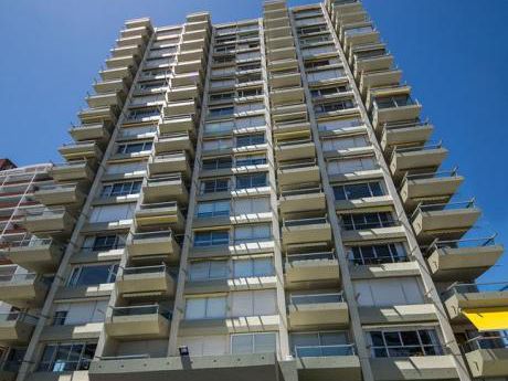 Departamento - Playa Mansa