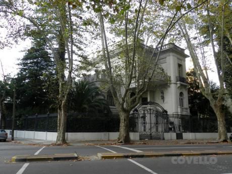 Extraordinaria Residencia De Epoca Con Historia, Palacio, 17 Habitaciones