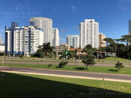 Alexander Boulevard, Aidy Grill, 2 Suites, Toilette, Garaje,etc