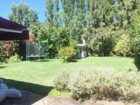 Cerca Lawn Tennis, Impecable Casa, Buen Fondo!!