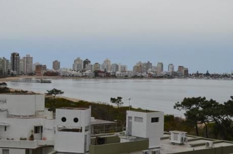 Departamento - Playa Mansa