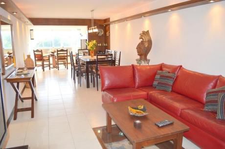 Departamento - Playa Mansa