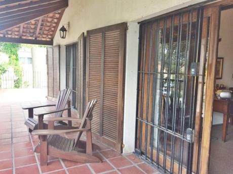 Divina Casa En Carrasco Centro, 100m Rambla, 5 Dormitorios