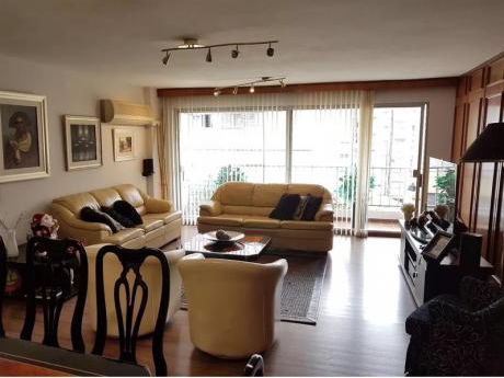 Hermoso, Piso Alto, Servicio Completo, Garage. Si Banco!!