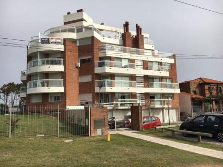 Sobre Rambla. Impecable Con Hogar Y Amenities