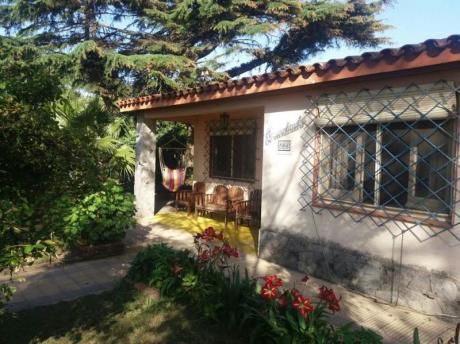 2 Casas En Un Mismo Padrón, Calle Del Lago, Si Banco!!!