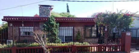 Excelente Chalet De Dos Domitorios.