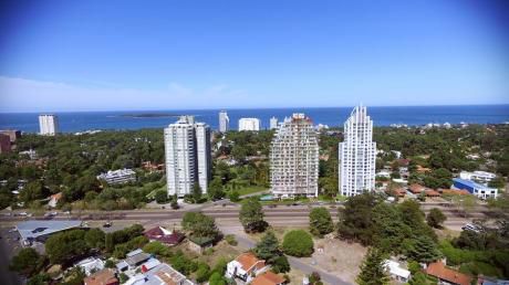 Monoambiente En La Exclusiva Torre Gaudí - Venta De Pozo