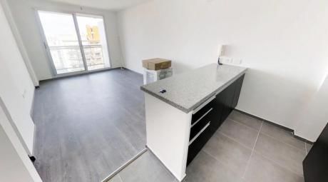 Precioso Apartamento Con Gran Patio En El Exclusivo Barrio De Villa Biarritz.