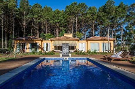 Espectacular Casa En Laguna Del Diario - Punta Del Este