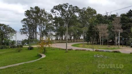 Casa, Amplio Terreno, Vista Al Río, Primera Linea, Muy Buen Estado, Balneario Zagarzazu