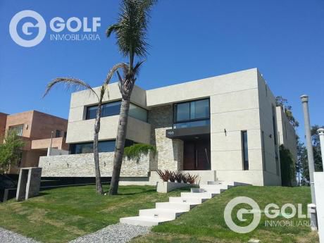 House - San Nicolás