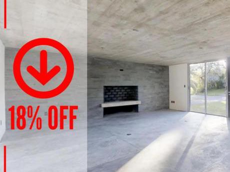 Casa De Diseño En Barrio Residencial De Punta Del Este