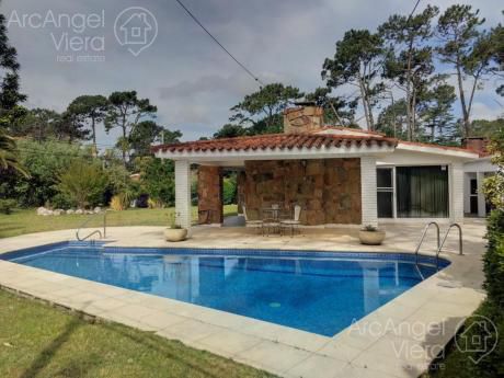 Casa Con Piscina En Alquiler -venta Punta Del Este - Lugano, Cerca Punta Shopping