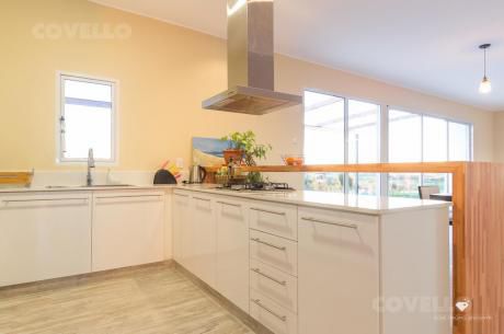 Casa En Barrio Privado, 3 Dormitorios, Jardín, Garage, Seguridad, Golf, Piscina, Gimnasio