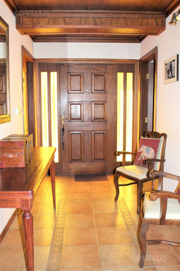 Alquiler Casa en Playa Mansa, 5 dormitorios y 5 baños mas servicio, piscina y parrillero! · Foto 5